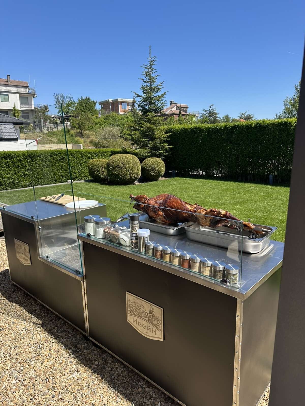 Мобилна BBQ ротисери станция